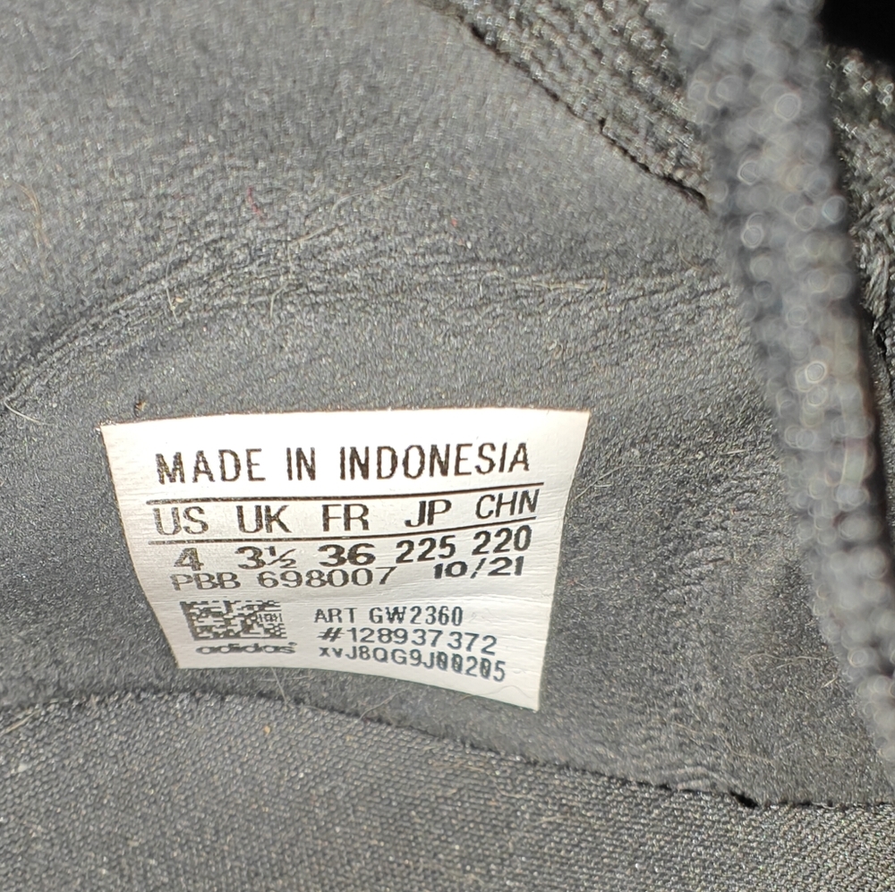 Youth Adidas Soccer Cleats - Picture 6 of 6